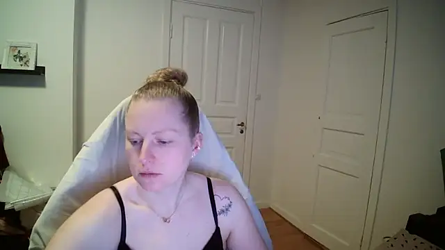 Girlnina-1995 online show from March 2026 09:27:01 AM