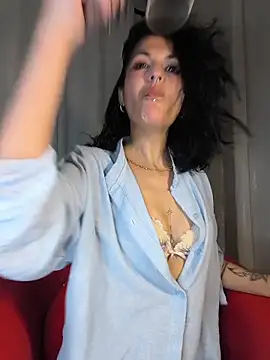 Snapshot of Masha_Real_84 chatting on May 2026 08:28:01 PM Masha Real 84 online show from May 2026 08:28:01 PM