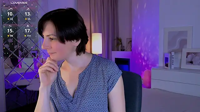 LorenDaze online show from May 2026 02:15:02 PM