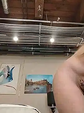 Snapshot of eatmeplease44 chatting on June 2026 02:02:02 AM eatmeplease44 online show from June 2026 02:02:02 AM