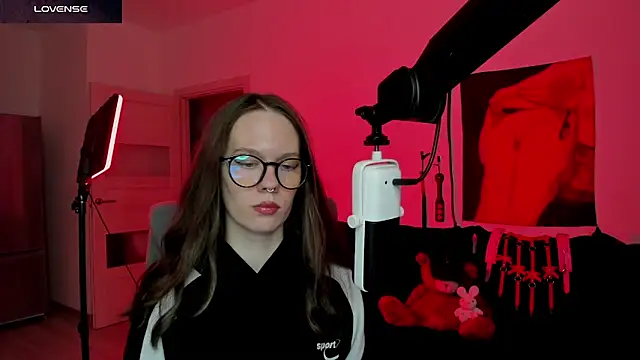 DivineBite online show from March 2026 04:54:01 PM