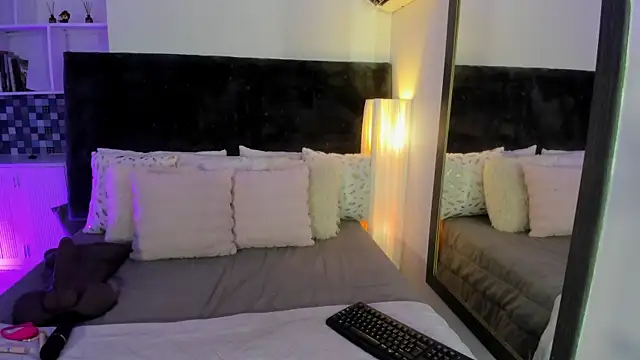 Snapshot of Karlagonzales_ chatting on July 2026 06:58:02 PM Karlagonzales online show from July 2026 06:58:02 PM
