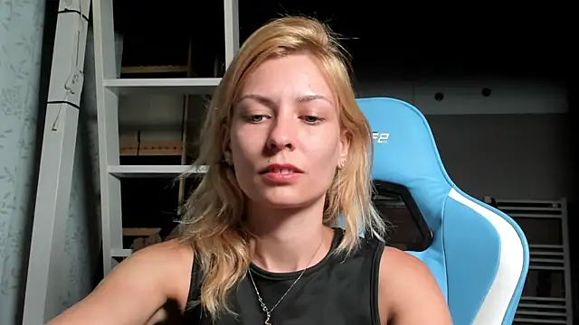 karo123421 online show from September 2025 06:07:01 PM