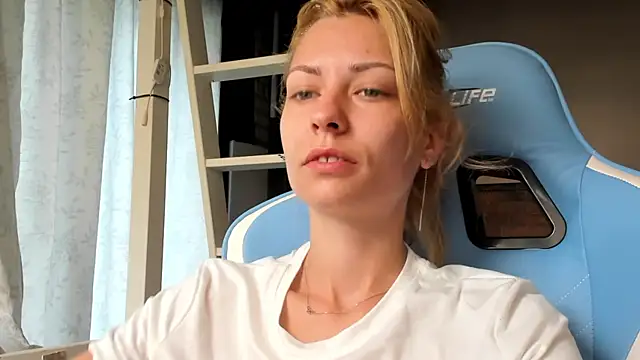 karo123421 online show from September 2025 07:30:02 AM