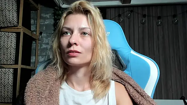 karo123421 online show from September 2025 09:05:02 PM