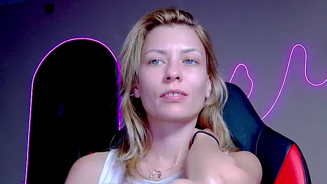 karo123421 online show from October 2025 08:19:02 PM