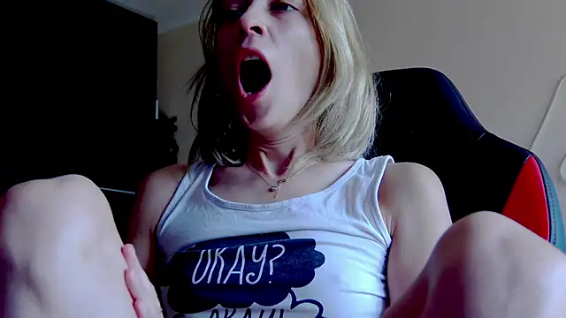 karo123421 online show from October 2025 08:24:02 AM