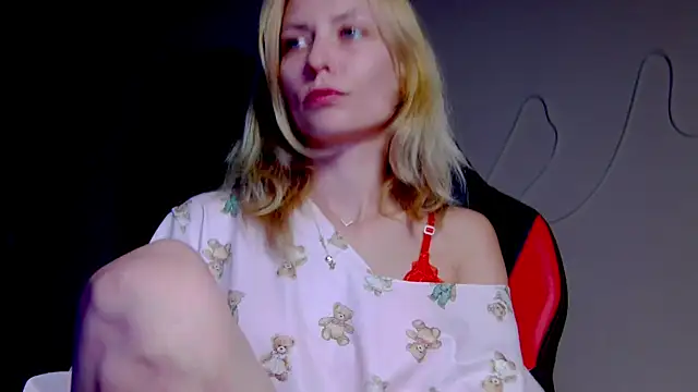 karo123421 online show from October 2025 07:37:01 PM