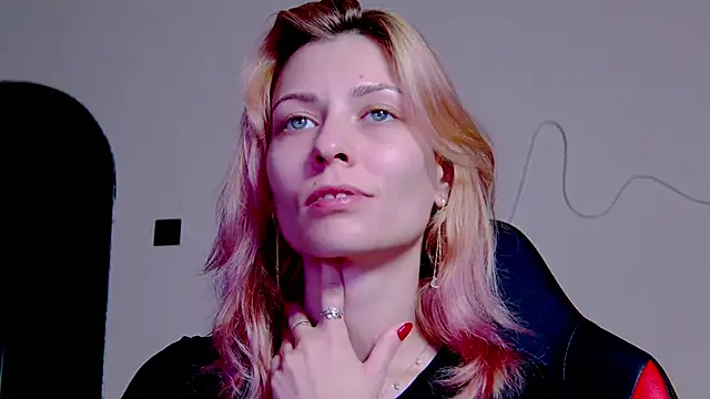 karo123421 online show from November 2025 09:38:01 PM