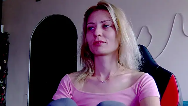 karo123421 online show from November 2025 08:47:01 AM