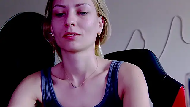 karo123421 online show from November 2025 08:35:01 AM