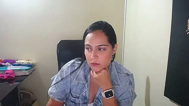 kendall 52 online show from December 2024 01:43:02 PM