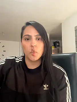 kendall 52 online show from September 2025 05:47:02 PM