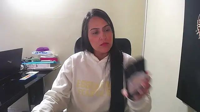 kendall 52 online show from October 2025 12:27:01 PM