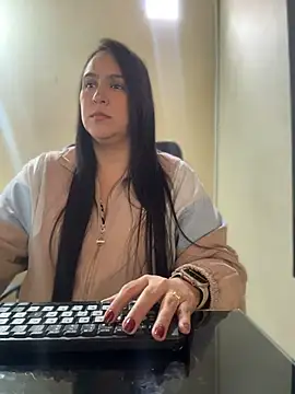 Snapshot of kendall_52 chatting on April 2026 02:43:02 PM kendall 52 online show from April 2026 02:43:02 PM