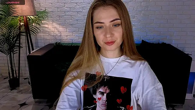 Adelyna Bird online show from March 2025 07:15:01 AM