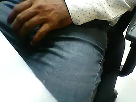 Snapshot of hotdikforu chatting on December 2024 01:10:01 PM hotdikforu online show from December 2024 01:10:01 PM