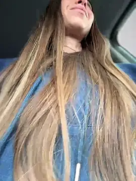 EvaCatt online show from April 2026 03:04:01 AM