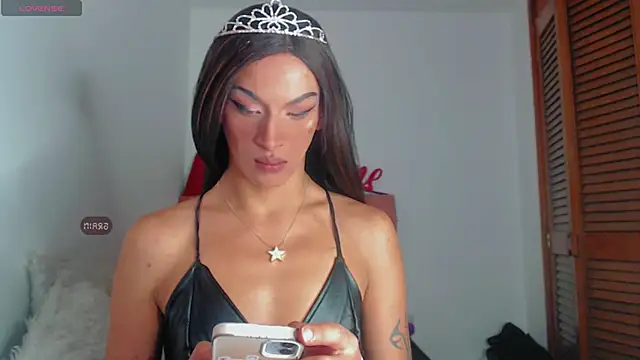 Summer XO online show from January 2025 01:53:01 AM