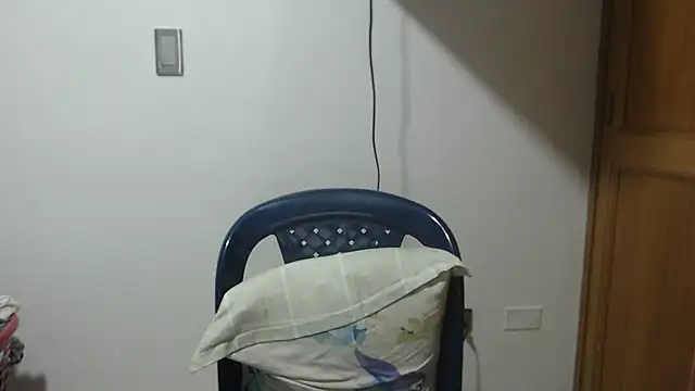 Snapshot of andreaisis2 chatting on April 2026 11:46:02 PM andreaisis2 online show from April 2026 11:46:02 PM