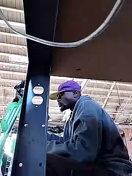 Snapshot of Daddy_hook chatting on December 2024 06:14:01 PM Daddy hook online show from December 2024 06:14:01 PM