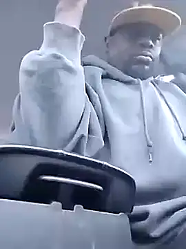 Snapshot of Daddy_hook chatting on December 2024 03:10:02 PM Daddy hook online show from December 2024 03:10:02 PM