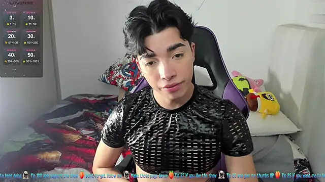 santy7v7 online show from February 2025 01:21:02 PM