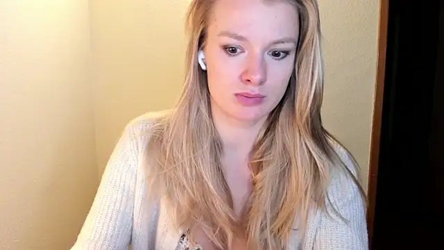 Annloveyou online show from December 2024 09:18:02 PM