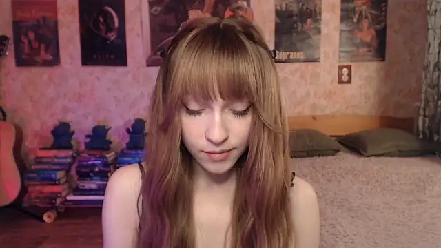 Friendly Ellie online show from April 2026 12:30:01 AM