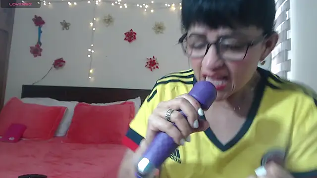 ISABEEL SOFIA01 online show from March 2025 09:46:02 PM