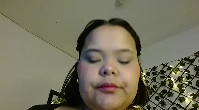 Snapshot of sexychubby___ chatting on February 2025 09:42:01 AM sexychubby    online show from February 2025 09:42:01 AM