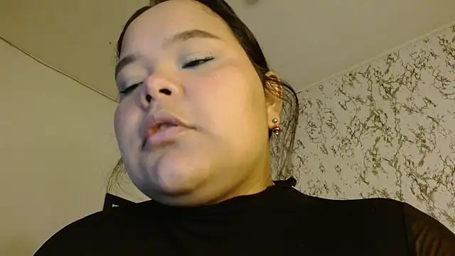 Snapshot of sexychubby___ chatting on October 2025 10:54:02 PM sexychubby    online show from October 2025 10:54:02 PM
