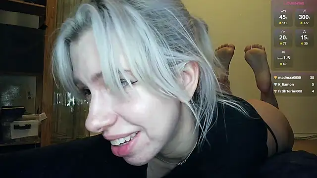 Snapshot of cruellagoth666 chatting on May 2026 09:45:01 PM cruellagoth666 online show from May 2026 09:45:01 PM