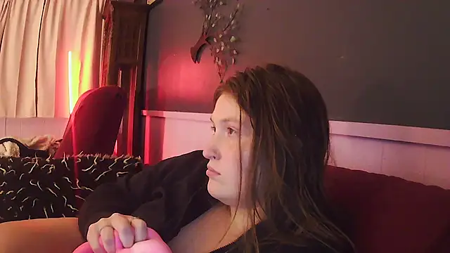 Snapshot of Angelk43 chatting on June 2026 03:00:01 AM Angelk43 online show from June 2026 03:00:01 AM