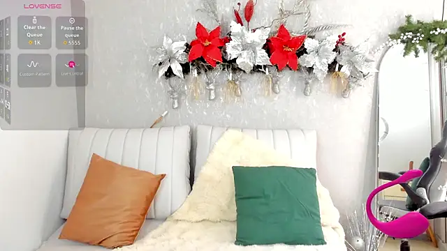 Snapshot of EmmaFerrary chatting on November 2025 04:08:02 PM EmmaFerrary online show from November 2025 04:08:02 PM