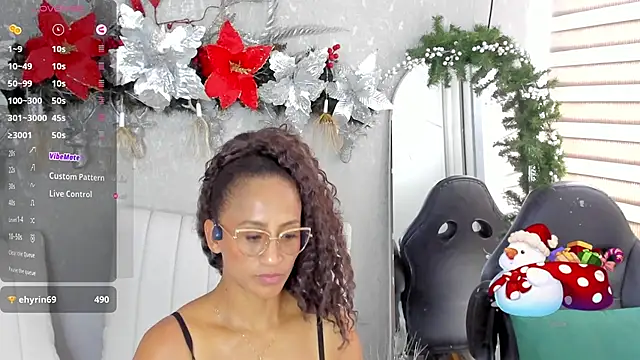 Snapshot of EmmaFerrary chatting on December 2025 06:36:02 PM EmmaFerrary online show from December 2025 06:36:02 PM