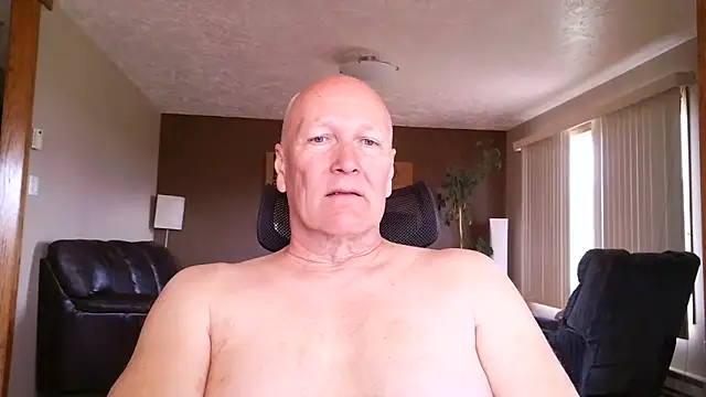 Snapshot of BasicAnt chatting on May 2026 05:20:01 PM BasicAnt online show from May 2026 05:20:01 PM