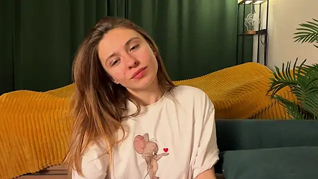 LovelyKatea online show from April 2026 03:14:02 PM