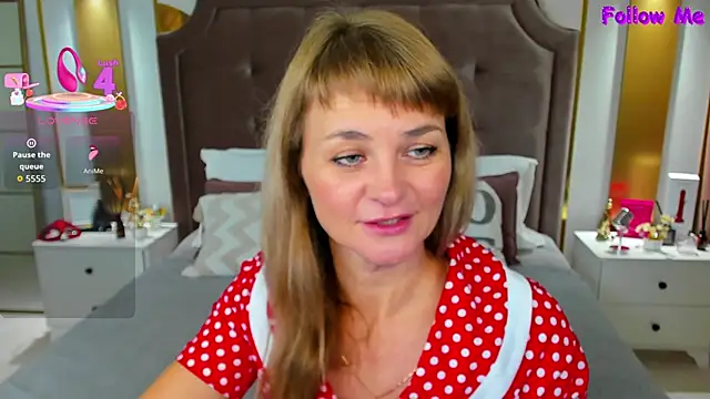 annasimonsj online show from October 2025 01:06:01 AM