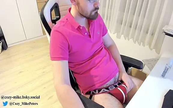Snapshot of cozy-mike chatting on March 2025 01:39:01 AM cozy-mike online show from March 2025 01:39:01 AM