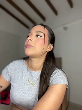 Little Amber6 online show from October 2025 11:36:01 PM