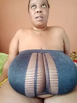 Snapshot of Lovelyboobs01 chatting on January 2025 10:17:02 AM Lovelyboobs01 online show from January 2025 10:17:02 AM