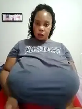 Snapshot of Lovelyboobs01 chatting on March 2025 04:25:01 PM Lovelyboobs01 online show from March 2025 04:25:01 PM