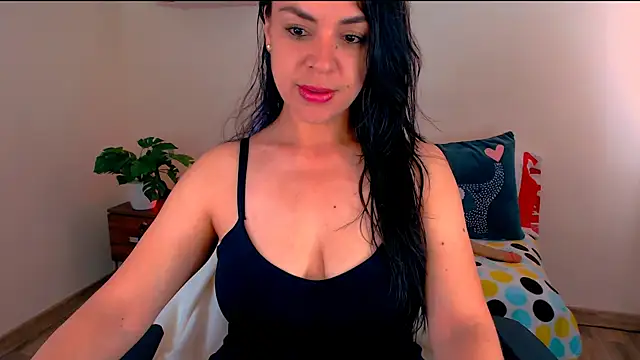 LATINGODDESS X online show from June 2026 03:05:02 PM