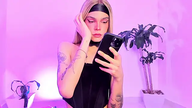 Varya Ferreira online show from April 2026 11:01:01 AM