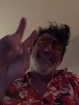 maxximere online show from April 2026 01:05:01 AM