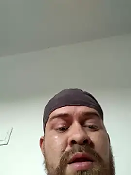 Snapshot of Loolukas chatting on May 2026 05:44:01 PM Loolukas online show from May 2026 05:44:01 PM