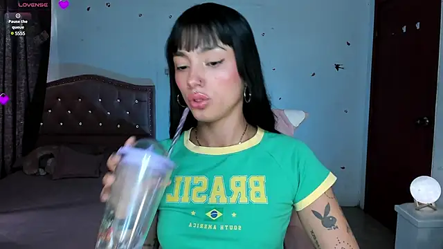 Lizzie corner v online show from January 2025 05:20:01 PM