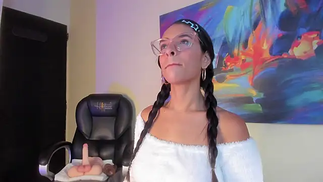 annyluna1 online show from July 2026 12:20:01 PM