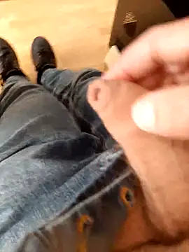 Alex 7422 online show from April 2026 01:39:01 PM